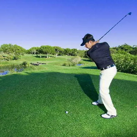 巴莱亚高尔夫村庄 4*